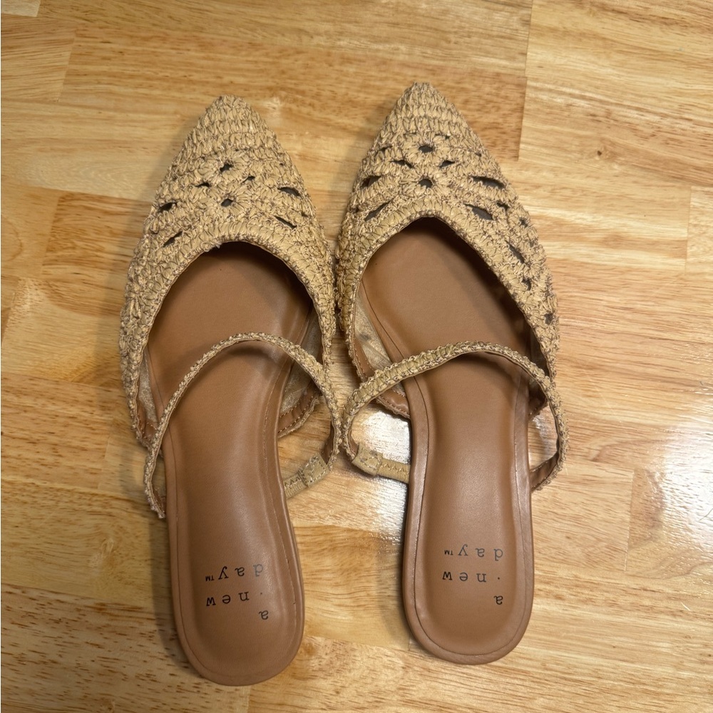 Women's Tan Woven Flats